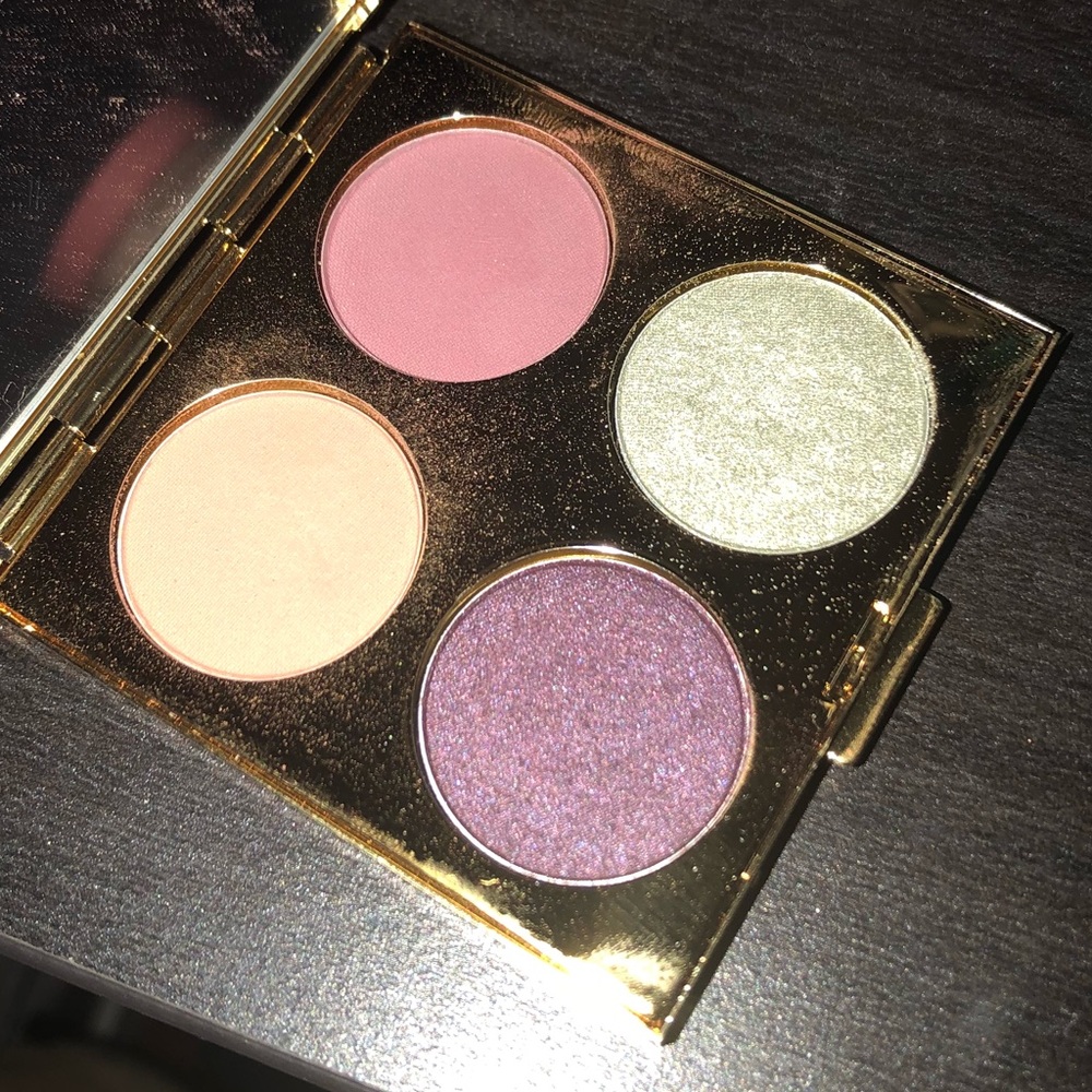 Padma Lakshmi MAC LE eyeshadow palette- 70s sunset